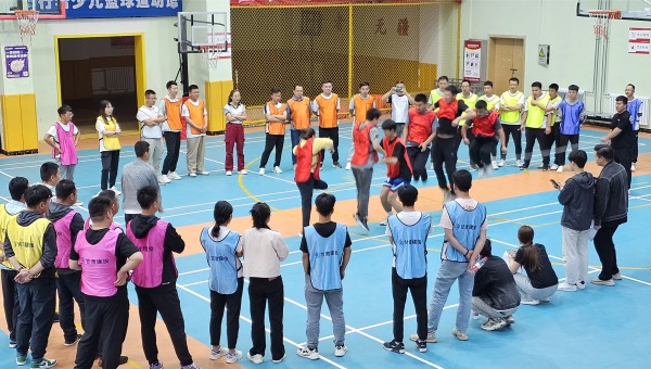 為進一步豐富廣大職工文體生活，展現職工拼搏奮進、昂揚向上的精神風貌，在國慶、中秋雙節來臨之際，交科公司一公司、三公司、路政公司黨支部紛紛組織開展職工趣味運動會。交科公司一公司在和政縣舉辦“與國同慶筑夢